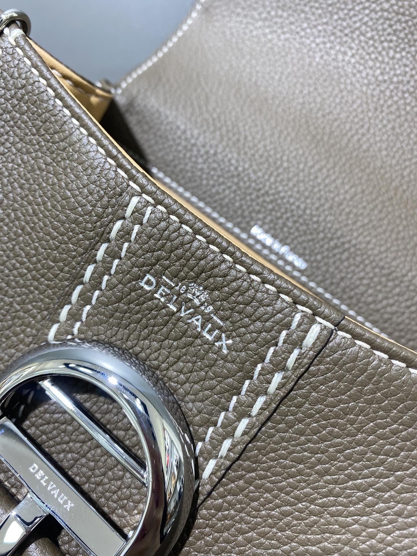 델보 브리앙 박스백 미니